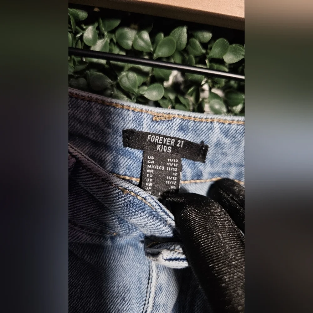 Forever 21 trendy light